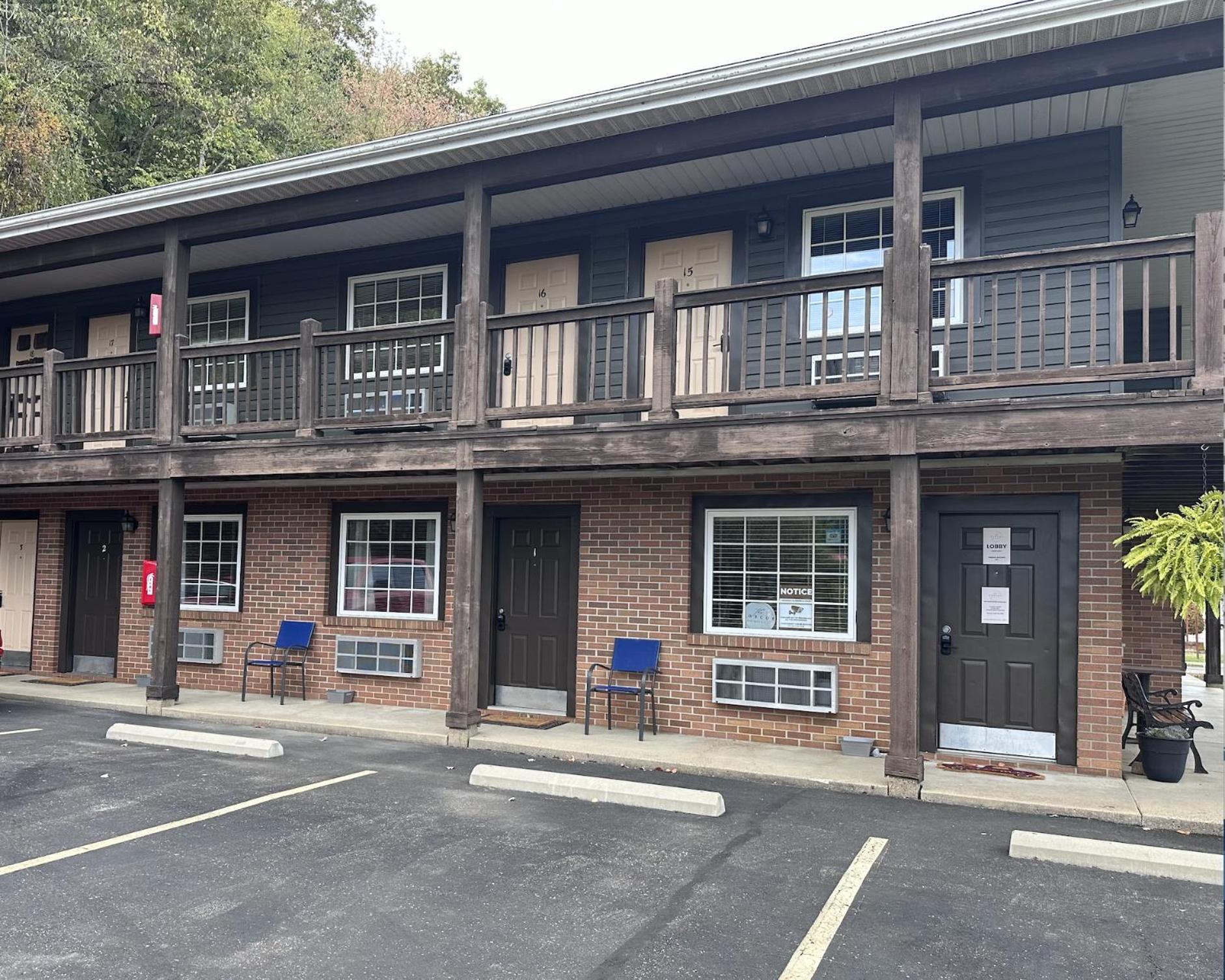 The Roscoe Boutique Motel Coshocton Екстер'єр фото